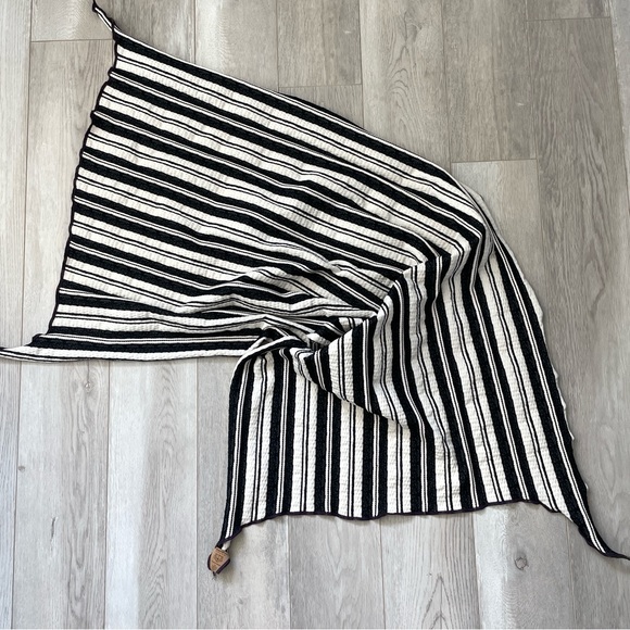 Late Sunday Afternoon Striped Scarf womens Black Gray (52x24) handmade venice